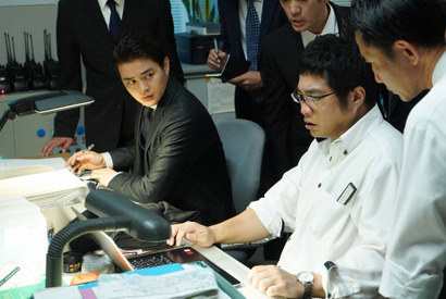 新納慎也と瀬戸康史の“キバ”共演に視聴者歓喜、数々のパロディにも注目の声…「ルパンの娘」2話 画像