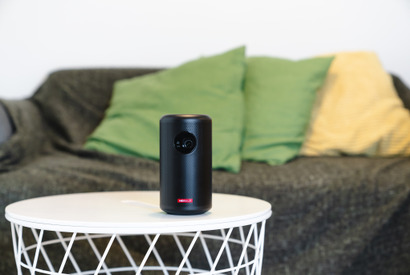 “おうち映画館”の夢を叶える！操作簡単なモバイルプロジェクター「Nebula Capsule II」を使ってみた 画像