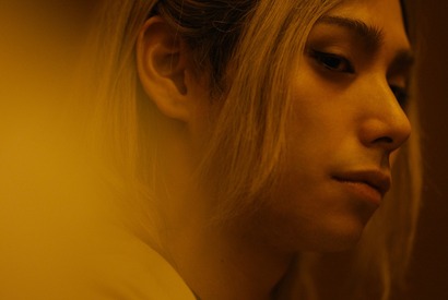 村上虹郎、ミステリアスな雰囲気で異彩を放つ…「今際の国のアリス」場面写真入手 画像