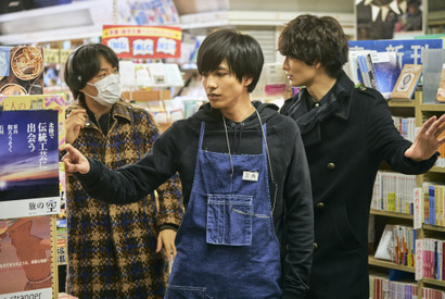 『さんかく窓の外側は夜』メイキング (C) 2021映画「さんかく窓の外側は夜」製作委員会 (C) Tomoko Yamashita/libre