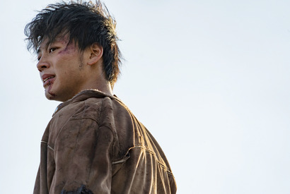 竹内涼真の2021年は、極限のサバイバルと緊迫のサスペンスで幕開け 画像