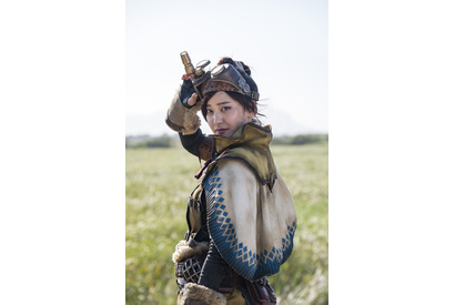 山崎紘菜『モンスターハンター』受付嬢の役作り語る「ゲームのシーンを繰り返し見ながら」 画像