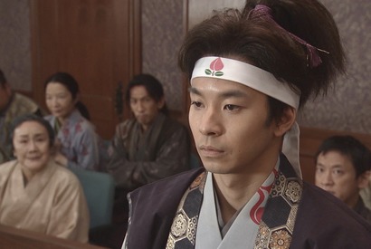 仲野太賀が被告人 桃太郎に 天海祐希 佐藤浩市ら出演 森下佳子脚本 昔話法廷 Cinemacafe Net