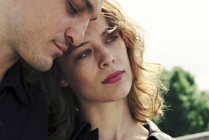 黒沢清「官能も恐怖も申し分なし」“水の精”描く『水を抱く女』にコメント＆新場面写真も 画像