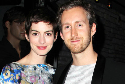 アン・ハサウェイ、交際4年の婚約者とカリフォルニアで挙式 画像