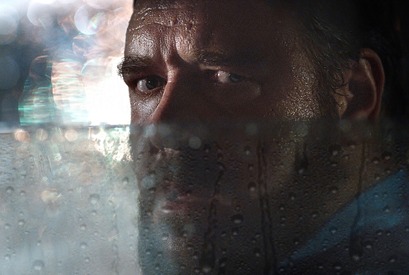 ラッセル・クロウの行動に震撼…『アオラレ』本編冒頭映像 画像