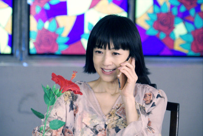 高岡早紀、魅惑の“花言葉”で募る恋心…『リカ』は「すべて花柄で攻めていこう」 画像