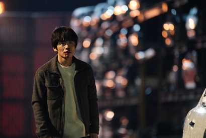 風間俊介、謎めいたバーのマスターを妙演『鳩の撃退法』場面写真＆コメント解禁 画像