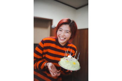 奈緒、素顔の佐久間由衣を撮影『君は永遠にそいつらより若い』写真展開催 画像