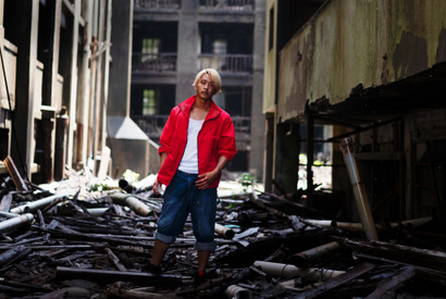 佐藤寛太が軍艦島の廃墟に佇む『軍艦少年』豪華キャスト追加場面写真 画像