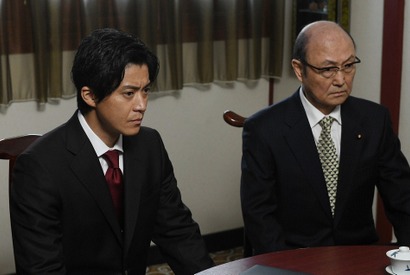 石橋蓮司“里城”、国民の命運を賭ける姿に「胸熱展開」の声、東山総理との抱擁シーンにも感動の声溢れる…「日本沈没」8話 画像