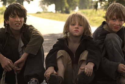 子供たちを描く新たな傑作『明日の空の向こうに』特製エコバッグを3名様にプレゼント 画像