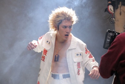 間宮祥太朗“剛”のヤンキー＆シャバいビジュアル公開「ナンバMG5」 画像