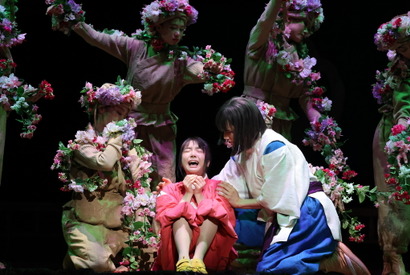 橋本環奈×上白石萌音Wキャストの舞台「千と千尋の神隠し」大千穐楽生配信 画像