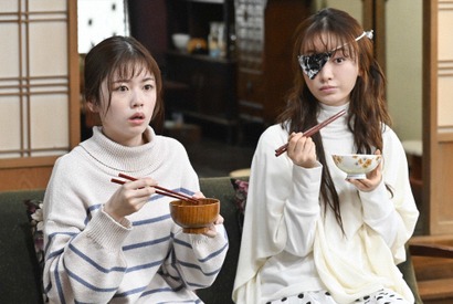 小芝風花“澪”の“お歯カラー”に「インパクトが強烈すぎ」、美容外科姉妹の“正体”には「またレアなのを…」の声も…「妖怪シェアハウス－帰ってきたん怪－」2話 画像