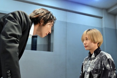 桐谷健太“猿渡”に「クリミナルズなんじゃないのか」と疑惑の声、柴咲コウ“キリコ”のセリフも話題に…「インビジブル」2話 画像