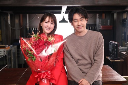 綾瀬はるか、一足先に笑顔で撮了！“相棒”大泉洋は「こんな面白い人が居なくなっちゃって…」 画像