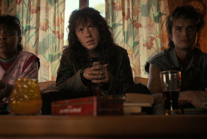 「ストレンジャー・シングス」エディ役俳優がメタリカと対面！ギター演奏を披露 画像