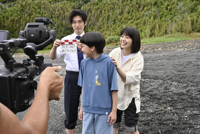 「パンドラの果実」ディーン・フジオカの親子2ショット公開　SP映像も 画像