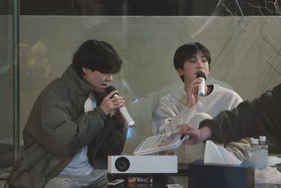 パク・ソジュン＆BTS Vら出演「IN THE SOOP」第3話場面写真が解禁　旅の夜、不意に涙を見せたのは… 画像