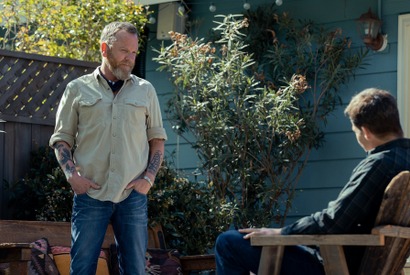 キーファー・サザーランドが電話口で鬼気迫る演技を披露！クリス・パイン主演『ザ・コントラクター』本編映像 画像