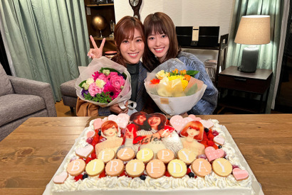 山本舞香＆瀧本美織「Sister」撮影現場でWバースデー会！ 画像