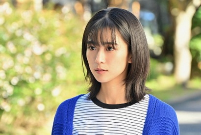 山本耕史“白石”が平野紫耀“黒崎”に渡した“まほうのどうぐ”に「白石さんお茶目」「可愛いな」の声、「クロサギ」4話 画像