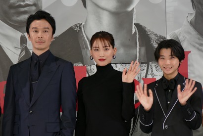 綾瀬はるか主演で「リボルバー・リリー」映画化！長谷川博己、ジャニーズJr.羽村仁成＆SixTONESジェシーも参加 画像