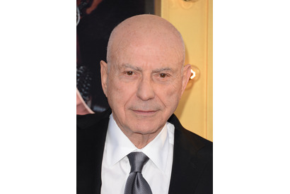 オスカー俳優アラン・アーキンが死去、89歳『リトル・ミス・サンシャイン』共演者やマイケル・ダグラスらお悔やみ 画像