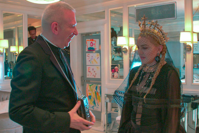 マドンナ＆ゴルチエがメットガラに登場『ジャンポール・ゴルチエのファッション狂騒劇』本編映像 画像