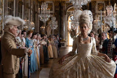 シャネル制作のドレスが多数登場！『ジャンヌ・デュ・バリー』の豪華絢爛な衣装に注目 画像