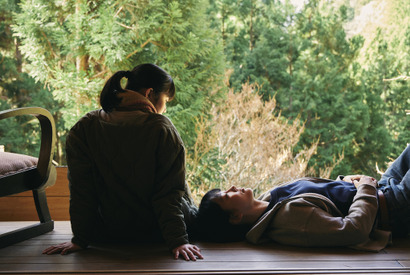 水川あさみ「喜びで胸が熱く」『霧の淵』ブルガリア最大規模の映画祭で快挙　“母娘”の新場面写真解禁 画像