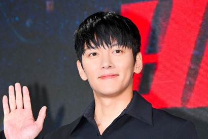 俳優チ・チャンウク、男性アイドルとともにファン・ゴッホの展示会で音声ガイドを担当！ 画像
