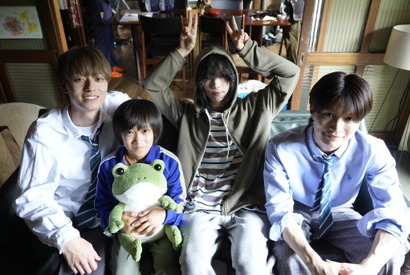 作間龍斗＆那須雄登＆織山尚大＆内田煌音『うちの弟どもがすみません』“4兄弟”写真 画像