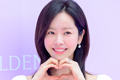 本日「青龍映画賞」のMCに！『イ・サン』女優ハン・ジミン、先輩女優からの贈り物に満面の笑み！【PHOTO】 画像