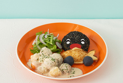 「ピングー」誕生45周年！ 白銀の世界楽しむテーマカフェ開催 描き下ろしグッズも登場 画像