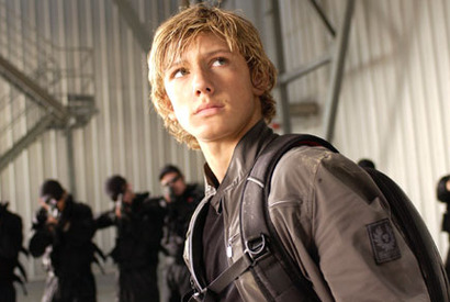 英国の正統派美形少年がティーンエイジャー・スパイに！　『アレックス・ライダー』 画像