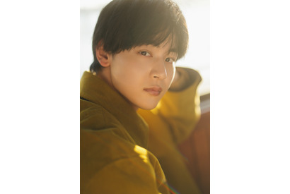 「宙わたる教室」で注目の小林虎之介、1st写真集が5月発売 画像