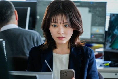 久間田琳加が新境地、“勇敢でかっこいい”記者の表情に注目「死ぬほど愛して」第4話 画像