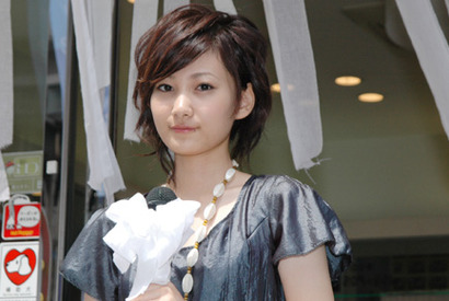 佐藤千亜妃「なじみのある場所で嬉しい」『包帯クラブ』カラオケボックス試写会　 画像