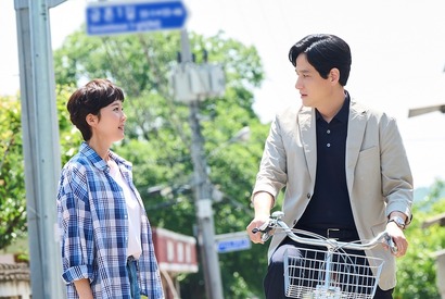 『初、愛のために』第2幕、ヨム・ジョンア×パク・ヘジュンの心を満たす癒しロマンスが加速する 画像