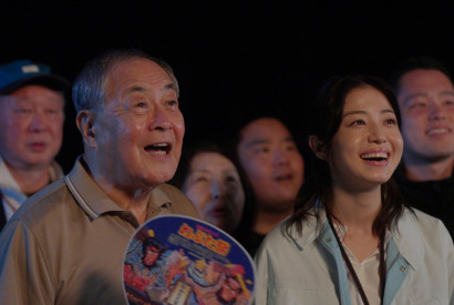 りんごだけじゃない！青森でメロンを作る祖父と孫娘のハートフルストーリー『じっちゃ！』 画像