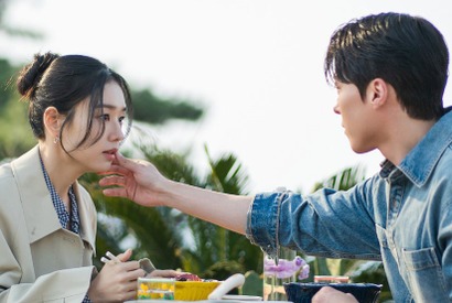 チャン・ギヨン×アン・ウンジンが新ドラマでリゾートデートのような胸キュンシーンを披露 画像