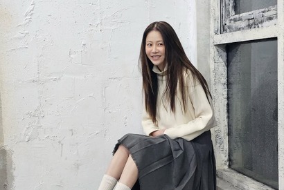 54歳女優コ・ヒョンジョン、また若返った!? 美脚際立つ秋コーデで放つ“愛くるしさ”【PHOTO】 画像