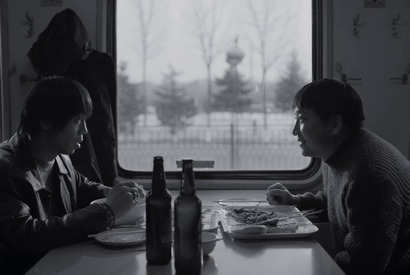 愛を求める孤独な中年男たちをオフビートに描く『ベ・ラ・ミ 気になるあなた』予告編 画像