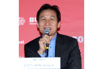 パク・ソジュンとも映画で共演、「韓国映画界の大きな星」アン・ソンギさん死去 画像