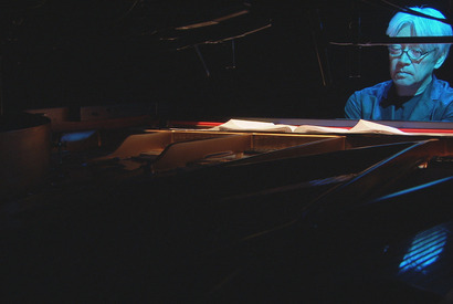 中学生以下は900円に　坂本龍一のトリオ公演映画『Trio Tour 2012』予告映像＆新場面カット解禁 画像