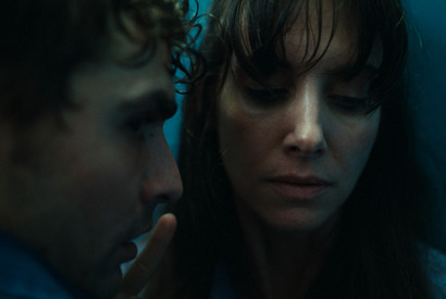 トイレでカップルが一大事…『トゥギャザー』想像するだけで痛すぎる本編映像 画像