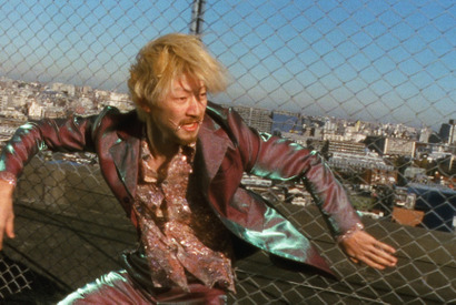 浅野忠信“垣原”ら、個性的キャラクターが次々登場　伝説のバイオレンス・アクション『殺し屋１ 4K』本予告 画像