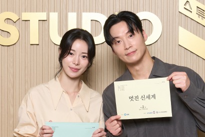 『オク氏夫人伝』イム・ジヨンが今度は“朝鮮の悪女”に！新作ドラマの台本読み合わせの様子【PHOTO】 画像